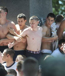 1000 sexy guys 59a760e110613.jpg