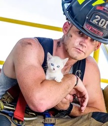 Guys with fur 59ceb56e3f877.jpg