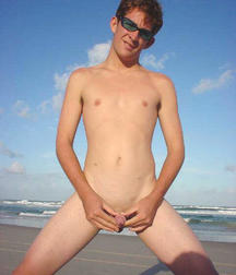 Hot Beach Boys 5bc3cbe86f850.jpg