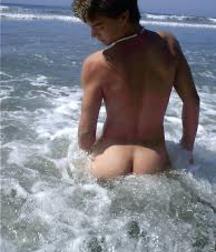 Hot Beach Boys 5bc3cbe96ce7e.jpg