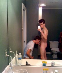Selfie Teens 5bc4437747cb5.jpg