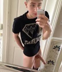 Selfie Teens 5bc443816d894.jpg