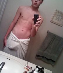 Selfie Teens 5bc44386a3f1b.jpg