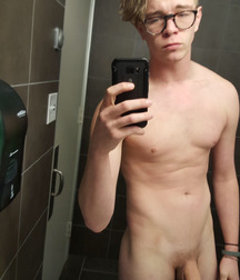 Selfie Teens 5bc4438b5119c.jpg