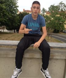 Chavs N Trackies 5bca0ad9edde7.jpg