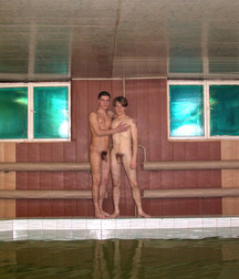 Cool Pool party 5a4d711cb3270.jpg