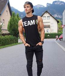 man 6 59c8b9b4853a8.jpg