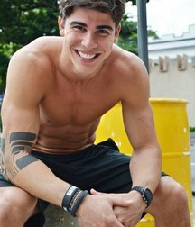 single man 59d385127a8a5.jpg