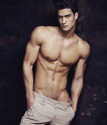 single man 59d3851600c29.jpg