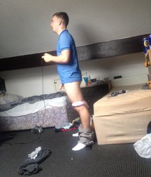 so hot 59d3a8c4f4224.jpg