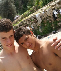 boys & boys 59d5e6eb43154.jpg