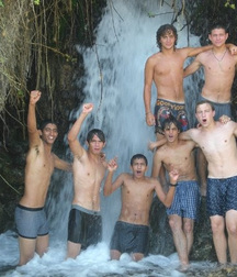 boys & boys 59d5e738a7f23.jpg