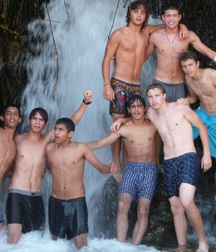 boys & boys 59d5e7529e1cc.jpg