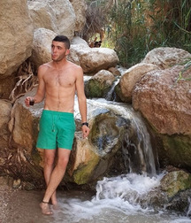 boys & boys 59d5e76b26e94.jpg