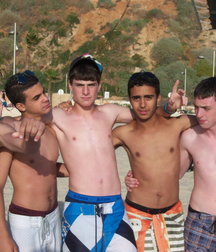 funny boys 59d8aa0055eb3.jpg