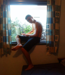 funny boys 59d8aa2e39859.jpg