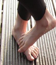 feets 59d916dd89eaa.jpg
