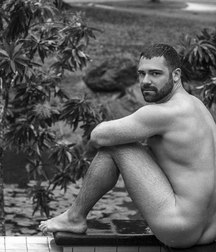naked 59d92adb29335.jpg