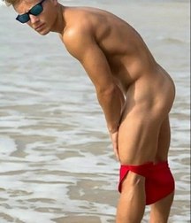 naked 59d92aee087ac.jpg