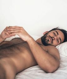naked 59d92b19e65a4.jpg