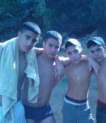 fun boys 59de6f1ae5e0c.jpg