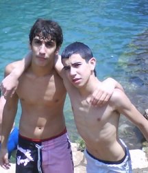 fun boys 59de6f20f120a.jpg
