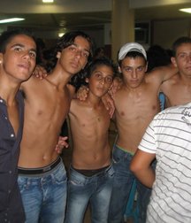 fun boys 59de6f328f37b.jpg