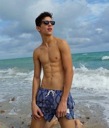 erotic boys 59e1fe847ffbe.jpg