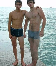 erotic boys 59e1feaaa461b.jpg