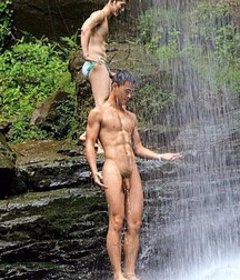 erotic boys 59e1feae64f75.jpg