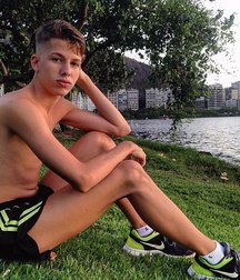 erotic boys 59e1ff5e6cac9.jpg