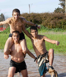 Boys in the mud 59f0b4626b84d.jpg