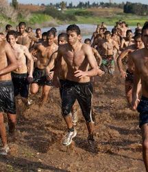 Boys in the mud 59f0b48aa57db.jpg