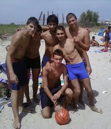 some frends 59f32f53c670d.jpg