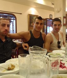 some frends 59f32f74b2c42.jpg
