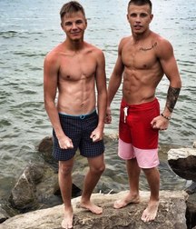 sexy boys 59f5fddb4ad07.jpg