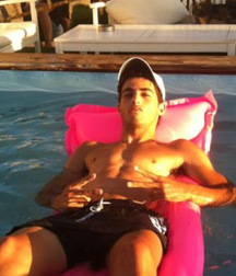 sexy boys 59f5fe08ba67e.jpg