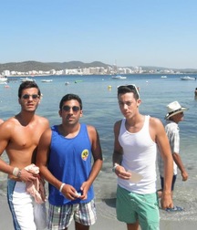 sexy boys 59f5fe254ffd1.jpg