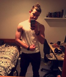 sexy boys 59f5fe5dc74b7.jpg