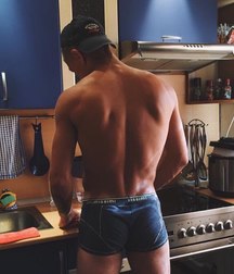 sexy boys 59f5fe69307a9.jpg