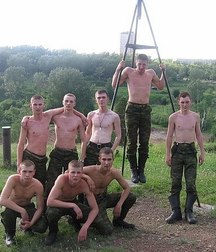 Excited soldiers 59f88c1da03c4.jpg