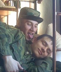 Excited soldiers 59f88c3857986.jpg
