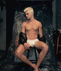 models 59fa0111cf637.jpg