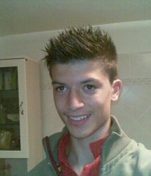 supreme boys 5a031ad833ad8.jpg