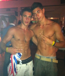 supreme boys 5a031ae176a48.jpg