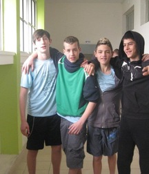 supreme boys 5a031b007a955.jpg