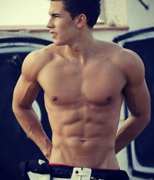wow kiss wow 5a1c1e365fad7.jpg