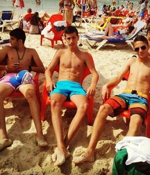 Straight Boys inside 5a2125d3b9a04.jpg