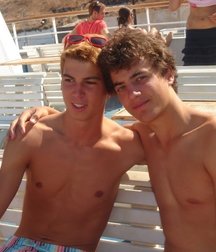 wowwww boys coming 5a2129f40bff8.jpg