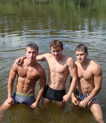I want to be with us 5a26a298db5d9.jpg